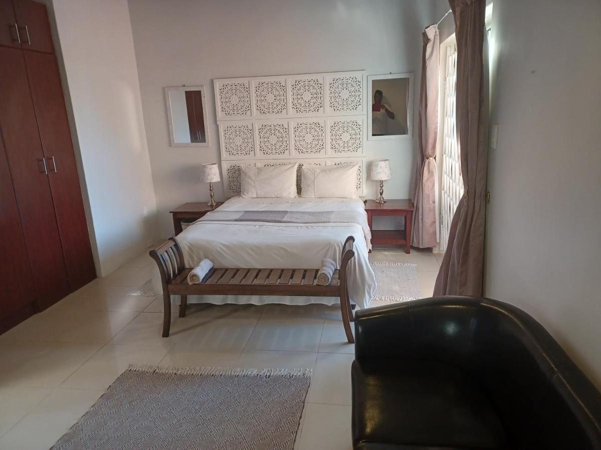 Summerstrand Self Catering For Two Port Elizabeth Buitenkant foto