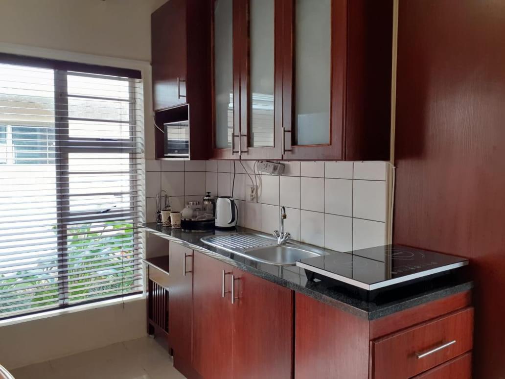Summerstrand Self Catering For Two Port Elizabeth Buitenkant foto